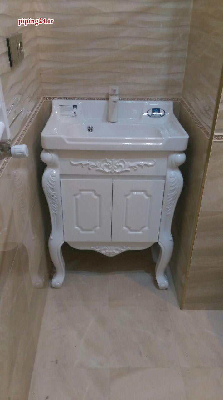 تعویض لوله کشی آب و فاضلاب و گرمایش ساختمان در خیابان توانیر - آقای کریمی