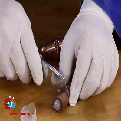 رفع نشتی لوله آب با کمک چسب و نوار آب بندی7